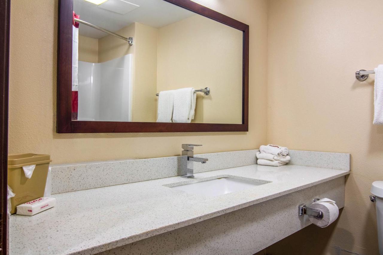 Red Roof Inn Perrysburg Bagian luar foto